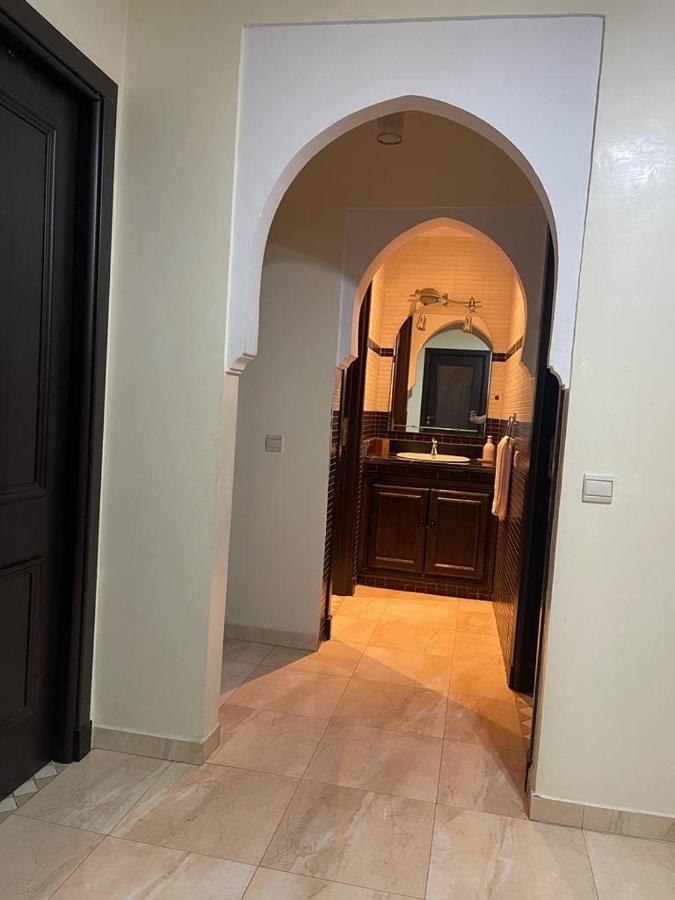 Magnifique Appartement Spacieux Confort Propre Familial 2 Chambres Salon Et Salle A Manger A 20Mn A Pied De Place Jemaa El Fina 4 Piscines Dans Espace De Golf A 12 Mn En Voitures L Entree Est Gratuit Pour La Clientele Ouvert Entre 10H Et 20H Marrakesh Luaran gambar