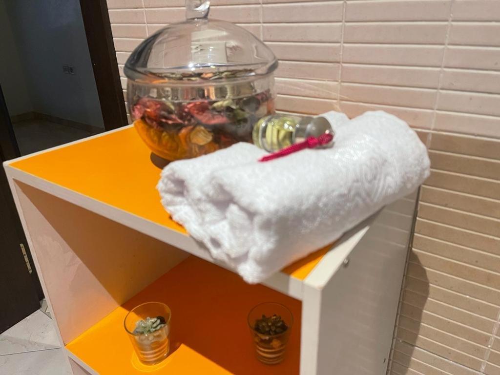 Magnifique Appartement Spacieux Confort Propre Familial 2 Chambres Salon Et Salle A Manger A 20Mn A Pied De Place Jemaa El Fina 4 Piscines Dans Espace De Golf A 12 Mn En Voitures L Entree Est Gratuit Pour La Clientele Ouvert Entre 10H Et 20H Marrakesh Luaran gambar